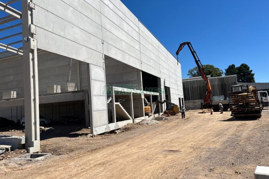 Pavilhão com 10126m², no bairro Cidade Nova em Caxias do Sul para Alugar