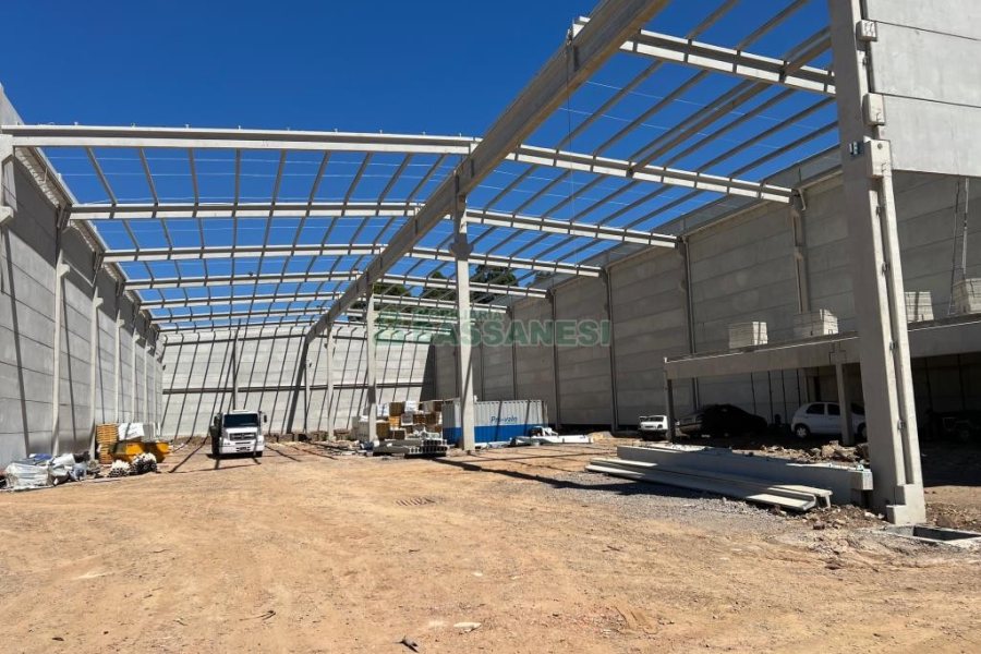 Pavilhão com 10126m², no bairro Cidade Nova em Caxias do Sul para Alugar