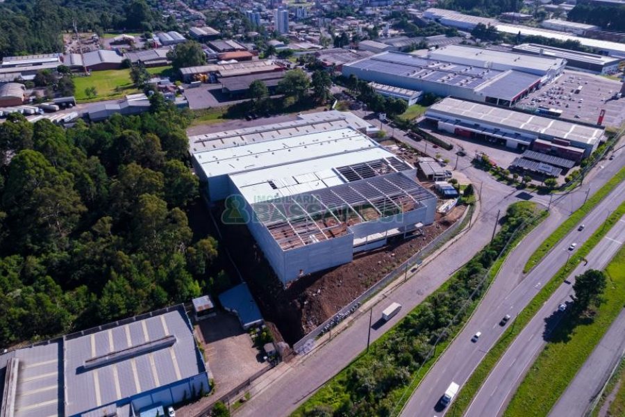 Pavilhão com 10126m², no bairro Cidade Nova em Caxias do Sul para Alugar