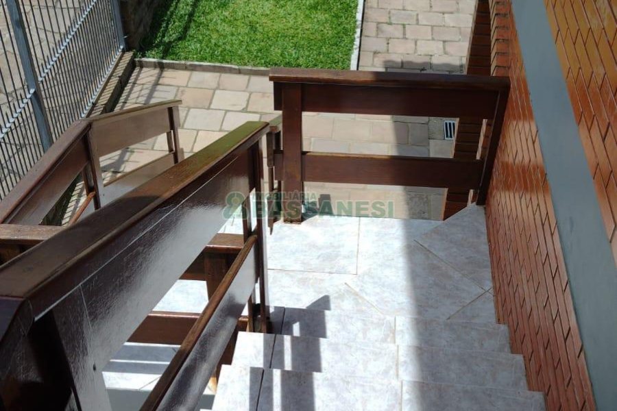 Casa com 182m², 3 dormitórios, 1 vaga, no bairro Colina Sorriso em Caxias do Sul para Comprar