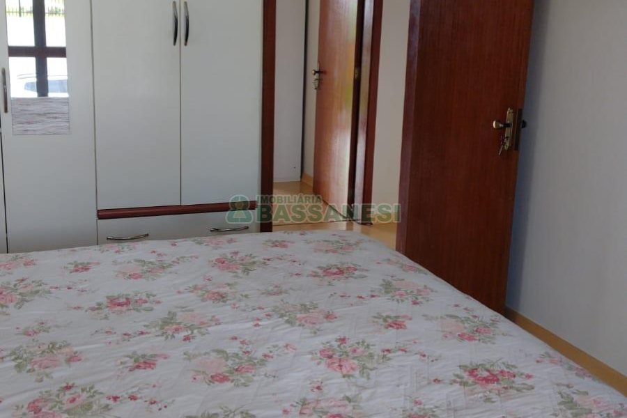 Casa com 182m², 3 dormitórios, 1 vaga, no bairro Colina Sorriso em Caxias do Sul para Comprar