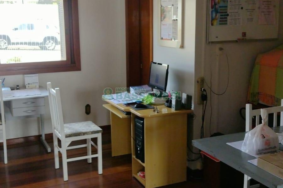 Casa com 182m², 3 dormitórios, 1 vaga, no bairro Colina Sorriso em Caxias do Sul para Comprar