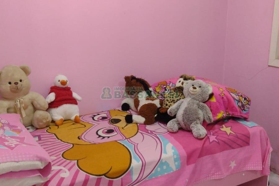 Casa com 70m², 2 dormitórios, 1 vaga, no bairro Cidade Nova em Caxias do Sul para Comprar