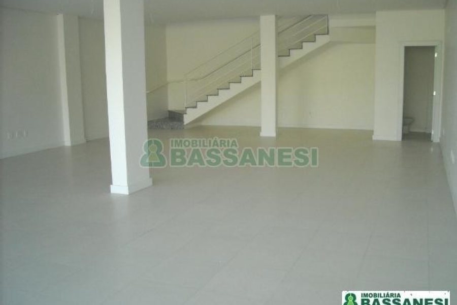 Loja com 256m², no bairro Sanvitto em Caxias do Sul para Comprar