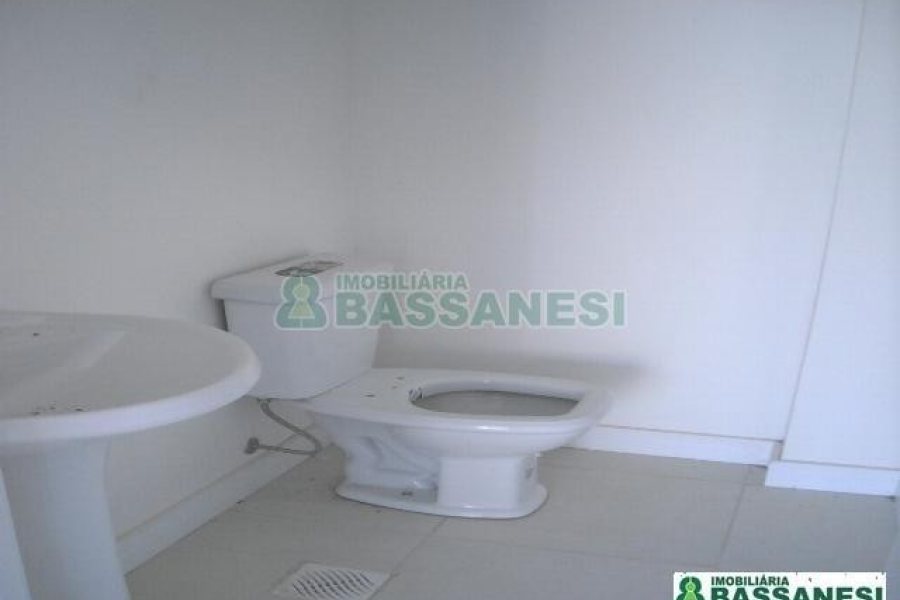 Loja com 256m², no bairro Sanvitto em Caxias do Sul para Comprar