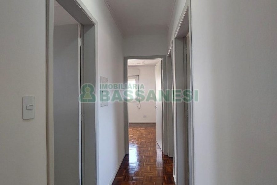 Apartamento com 100m², 3 dormitórios, 1 vaga, no bairro Pio X em Caxias do Sul para Alugar