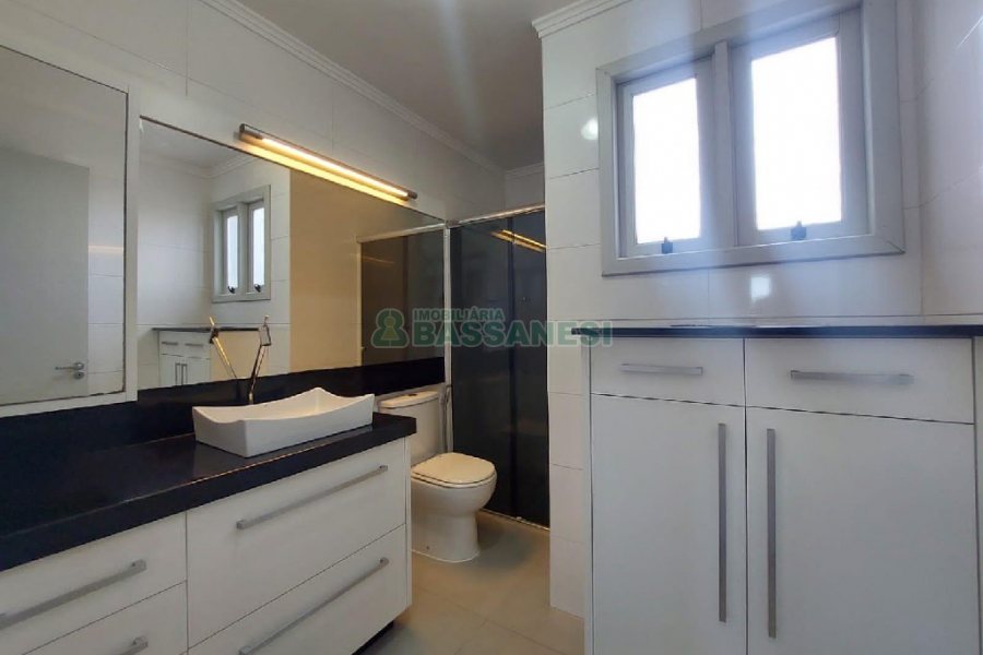 Apartamento com 100m², 3 dormitórios, 1 vaga, no bairro Pio X em Caxias do Sul para Alugar