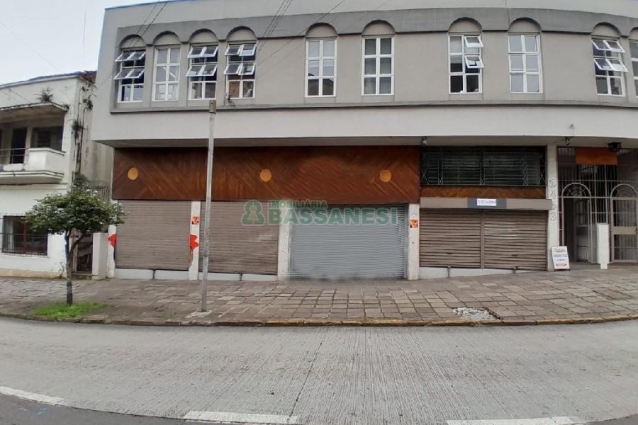 Loja com 610m², no bairro São Pelegrino em Caxias do Sul para Alugar