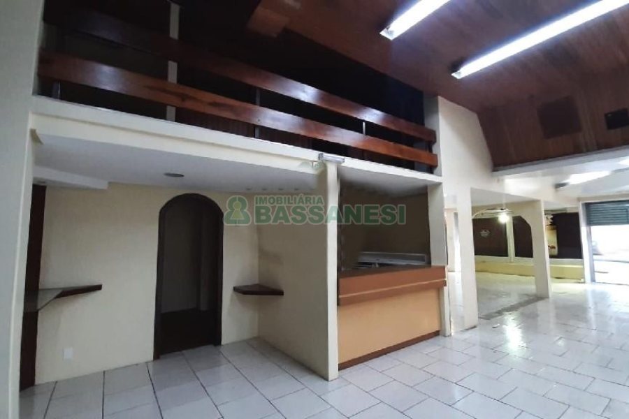 Loja com 610m², no bairro São Pelegrino em Caxias do Sul para Alugar