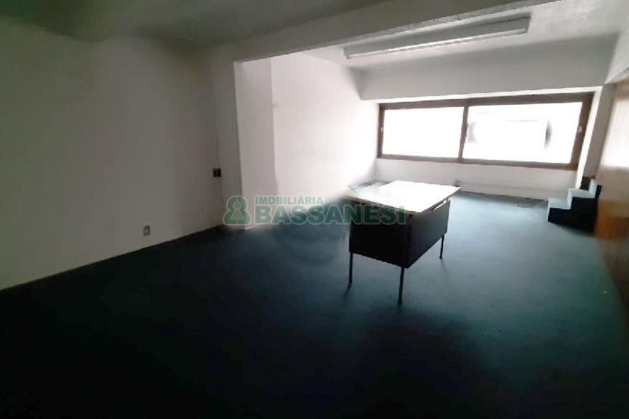 Loja com 610m², no bairro São Pelegrino em Caxias do Sul para Alugar