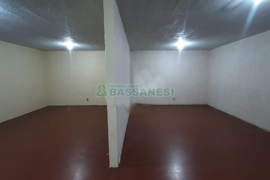 Loja com 610m², no bairro São Pelegrino em Caxias do Sul para Alugar