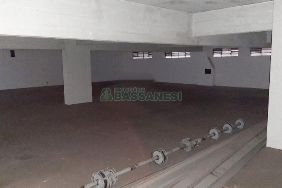 Loja com 610m², no bairro São Pelegrino em Caxias do Sul para Alugar