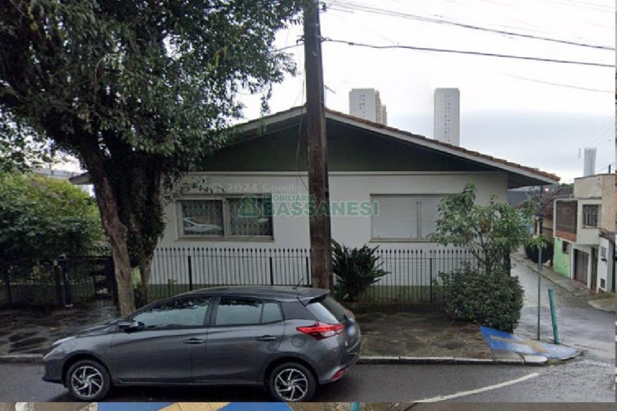 Casa com 208m², 2 dormitórios, 2 vagas, no bairro Cristo Redentor em Caxias do Sul para Comprar