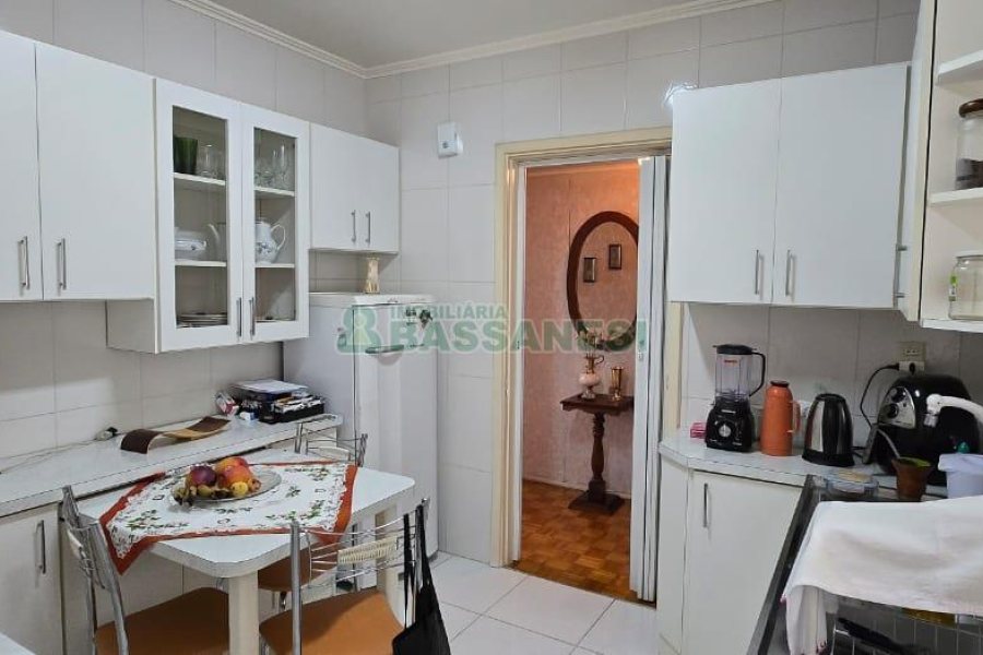 Apartamento com 67m², 2 dormitórios, 1 vaga, no bairro Centro em Caxias do Sul para Comprar