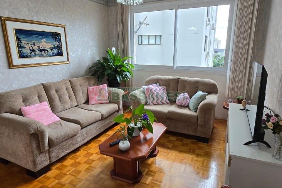 Apartamento com 67m², 2 dormitórios, 1 vaga, no bairro Centro em Caxias do Sul para Comprar