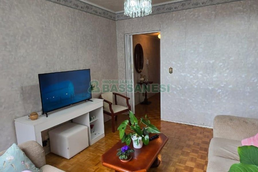 Apartamento com 67m², 2 dormitórios, 1 vaga, no bairro Centro em Caxias do Sul para Comprar