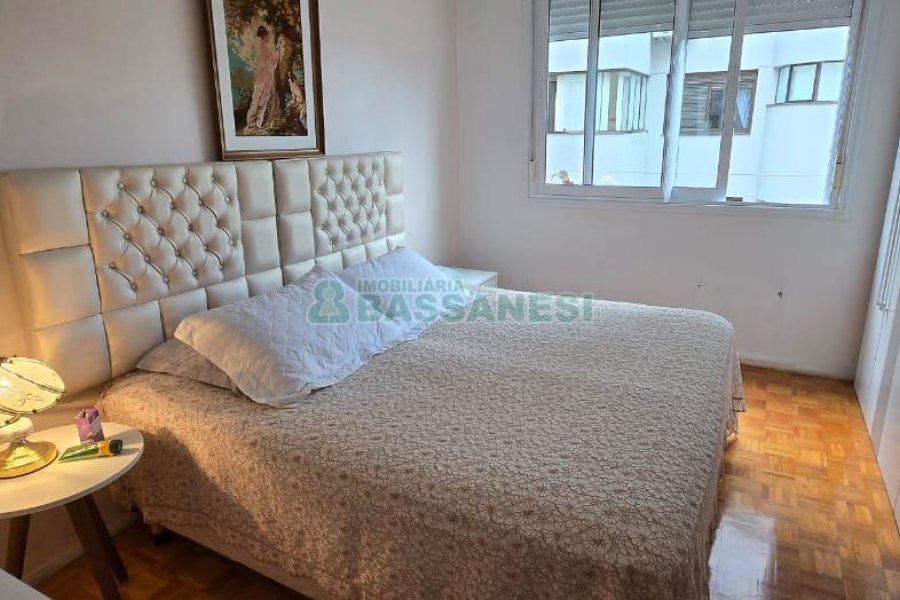 Apartamento com 67m², 2 dormitórios, 1 vaga, no bairro Centro em Caxias do Sul para Comprar