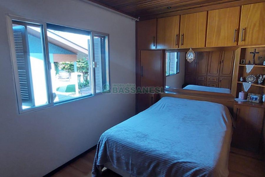 Casa com 130m², 3 dormitórios, 1 vaga, no bairro Bela Vista em Caxias do Sul para Alugar