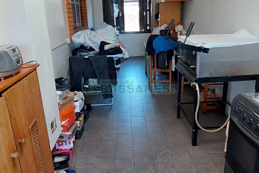 Casa com 130m², 3 dormitórios, 1 vaga, no bairro Bela Vista em Caxias do Sul para Alugar