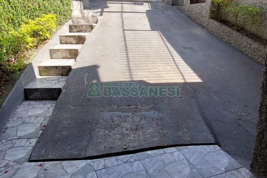 Casa com 130m², 3 dormitórios, 1 vaga, no bairro Bela Vista em Caxias do Sul para Alugar