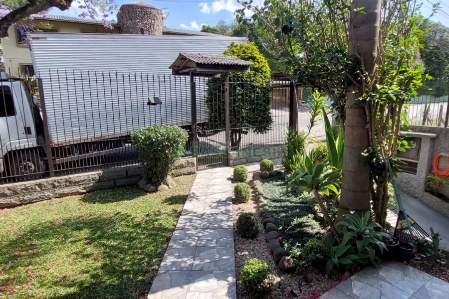 Casa com 130m², 3 dormitórios, 1 vaga, no bairro Bela Vista em Caxias do Sul para Alugar