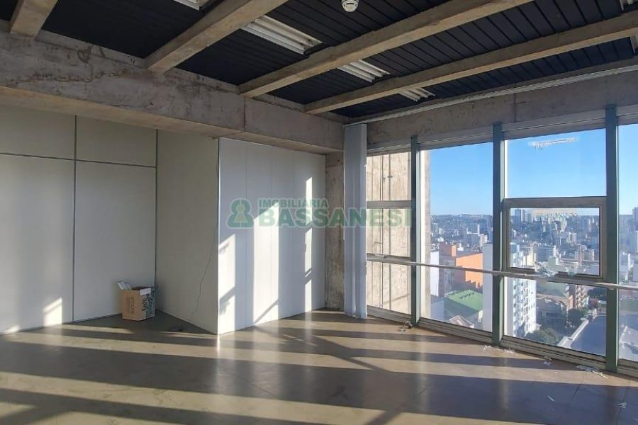 Sala com 120m², no bairro Centro em Caxias do Sul para Alugar