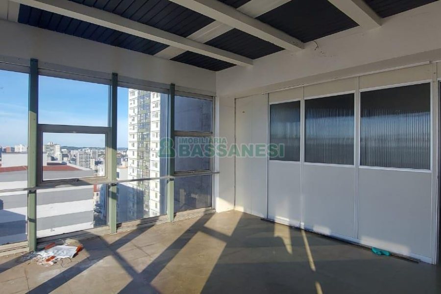 Sala com 120m², no bairro Centro em Caxias do Sul para Alugar