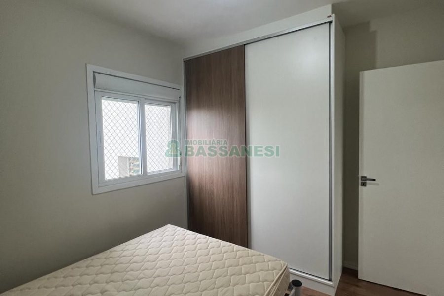 Apartamento com 72m², 3 dormitórios, 1 vaga, no bairro Madureira em Caxias do Sul para Alugar