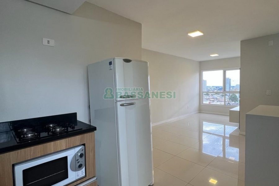 Apartamento com 72m², 3 dormitórios, 1 vaga, no bairro Madureira em Caxias do Sul para Alugar