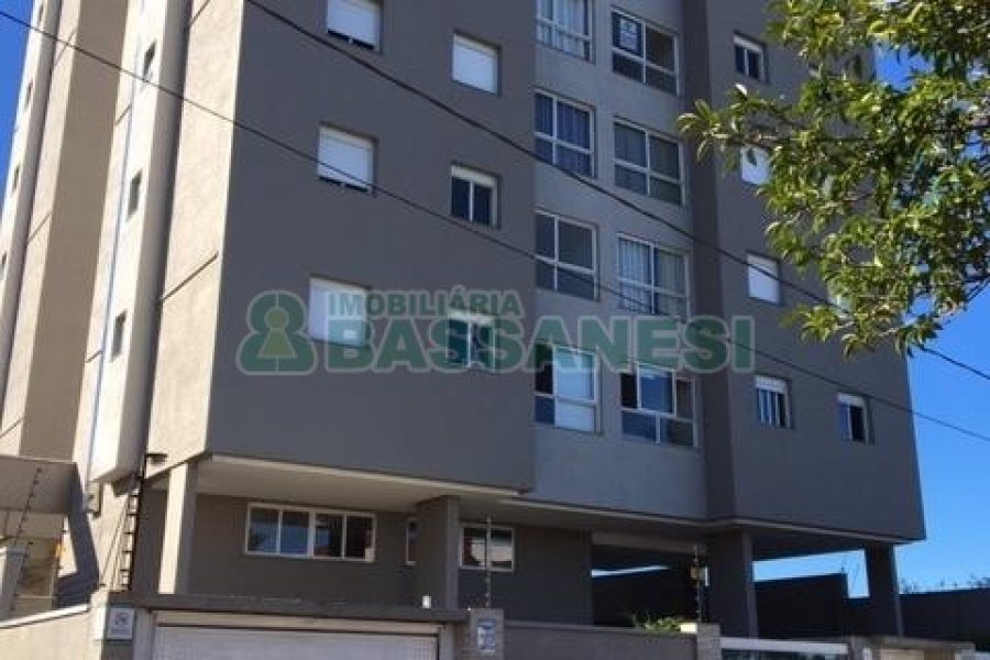 Apartamento com 72m², 3 dormitórios, 1 vaga, no bairro Madureira em Caxias do Sul para Alugar