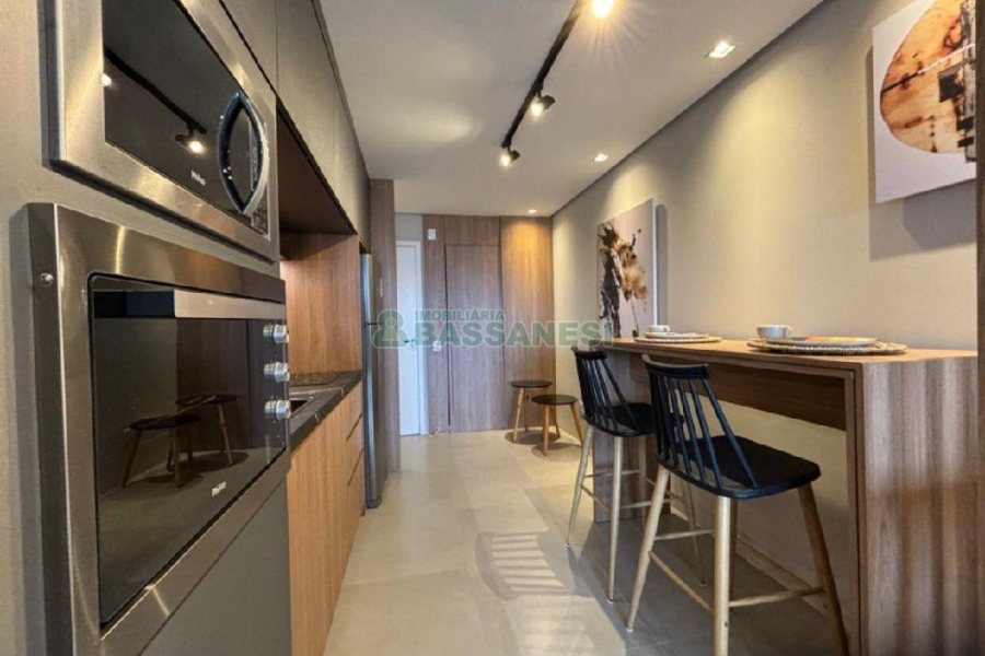 Apto Mobiliado com 42m², 1 dormitório, 1 vaga, no bairro Lourdes em Caxias do Sul para Comprar