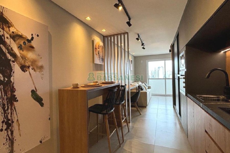 Apto Mobiliado com 42m², 1 dormitório, 1 vaga, no bairro Lourdes em Caxias do Sul para Comprar