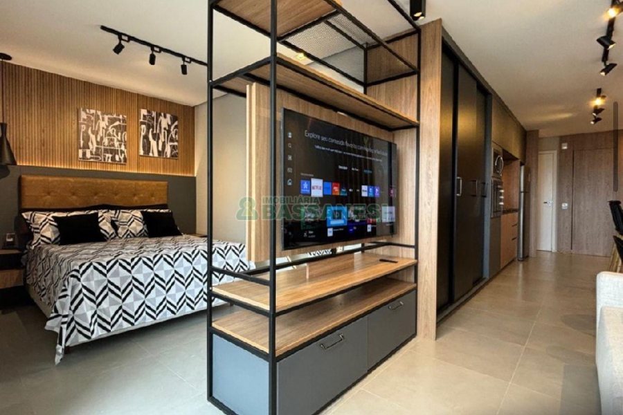 Apto Mobiliado com 42m², 1 dormitório, 1 vaga, no bairro Lourdes em Caxias do Sul para Comprar