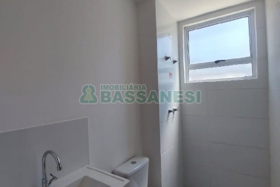 Apartamento com 48m², 2 dormitórios, 1 vaga, no bairro Desvio Rizzo em Caxias do Sul para Alugar