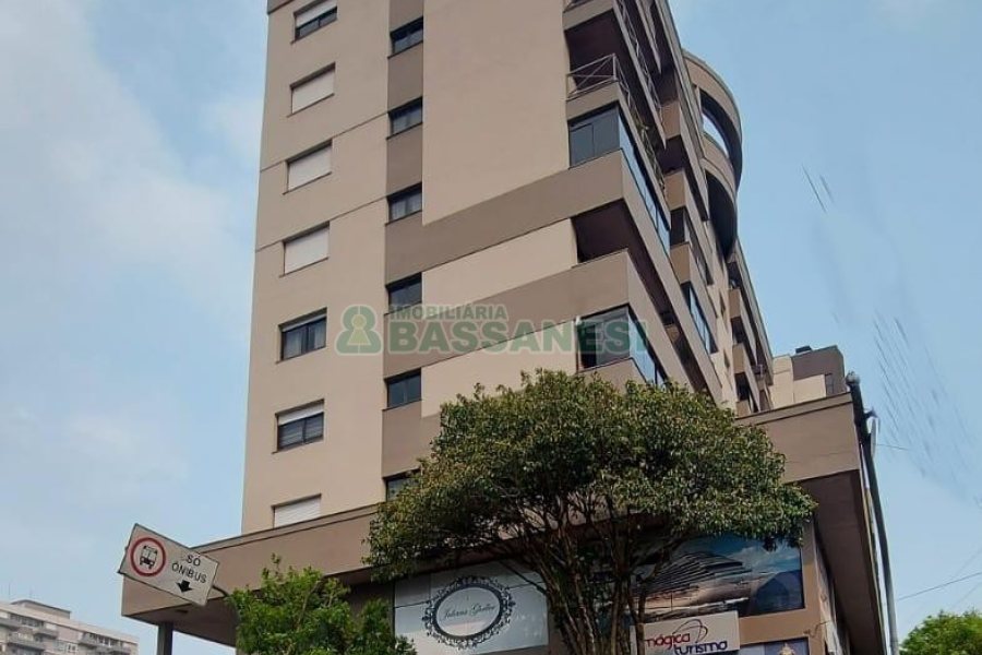 Apto Mobiliado com 70m², 2 dormitórios, 1 vaga, no bairro Centro em Caxias do Sul para Alugar