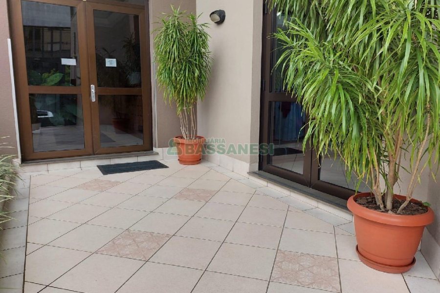 Apto Mobiliado com 70m², 2 dormitórios, 1 vaga, no bairro Centro em Caxias do Sul para Alugar