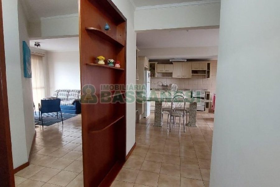 Apto Mobiliado com 70m², 2 dormitórios, 1 vaga, no bairro Centro em Caxias do Sul para Alugar