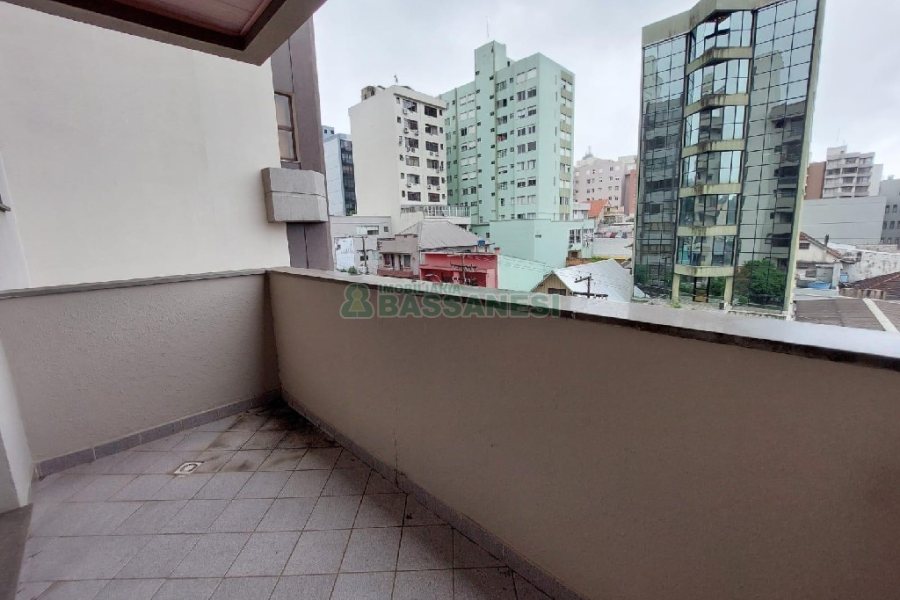 Apto Mobiliado com 70m², 2 dormitórios, 1 vaga, no bairro Centro em Caxias do Sul para Alugar