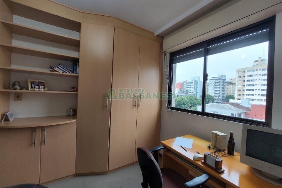 Apto Mobiliado com 70m², 2 dormitórios, 1 vaga, no bairro Centro em Caxias do Sul para Alugar