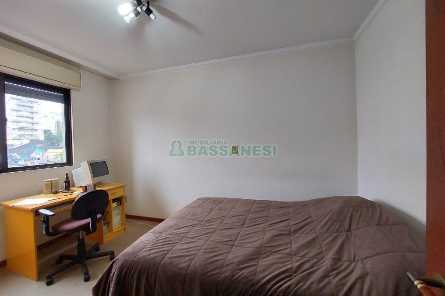 Apto Mobiliado com 70m², 2 dormitórios, 1 vaga, no bairro Centro em Caxias do Sul para Alugar