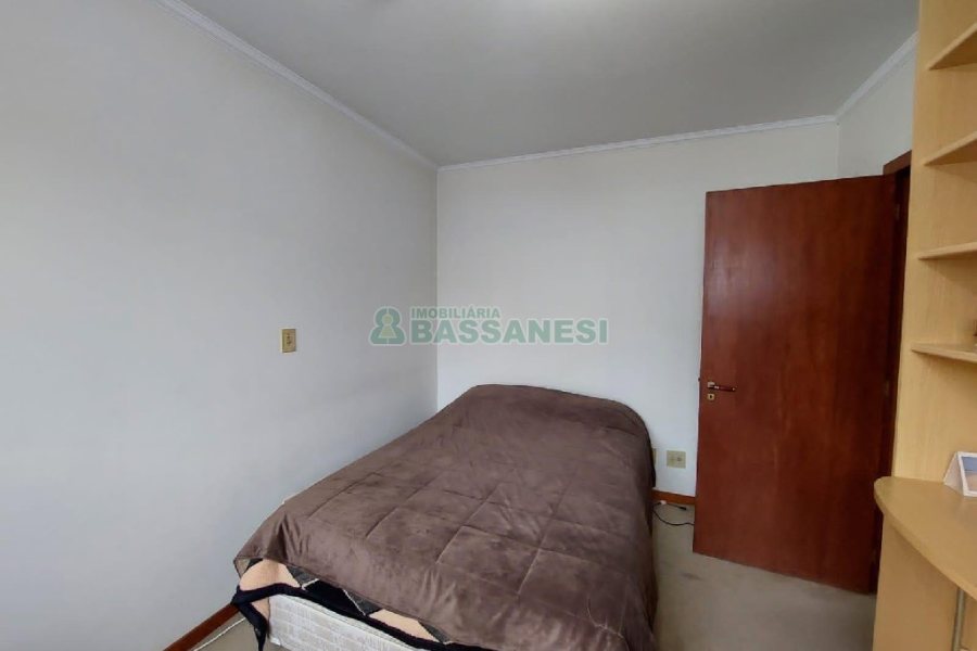 Apto Mobiliado com 70m², 2 dormitórios, 1 vaga, no bairro Centro em Caxias do Sul para Alugar