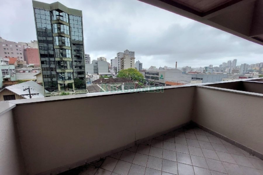 Apto Mobiliado com 70m², 2 dormitórios, 1 vaga, no bairro Centro em Caxias do Sul para Alugar