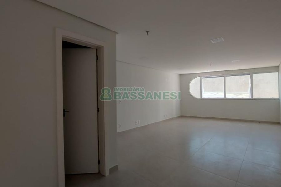 Sala com 34m², no bairro Villagio Iguatemi em Caxias do Sul para Alugar
