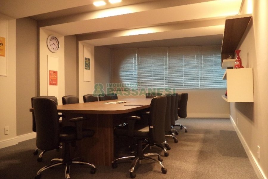 Sala com 37m², 2 vagas, no bairro Villagio Iguatemi em Caxias do Sul para Alugar