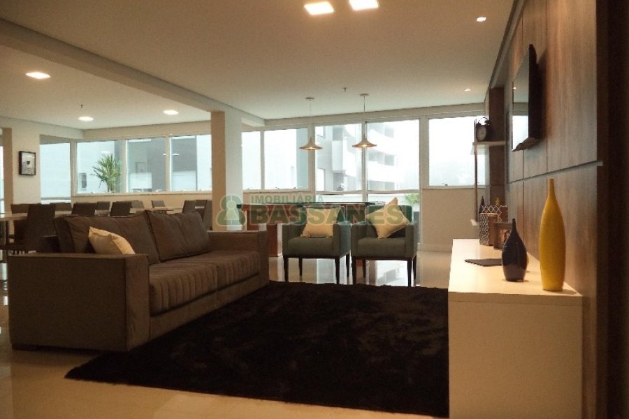 Sala com 37m², 2 vagas, no bairro Villagio Iguatemi em Caxias do Sul para Alugar