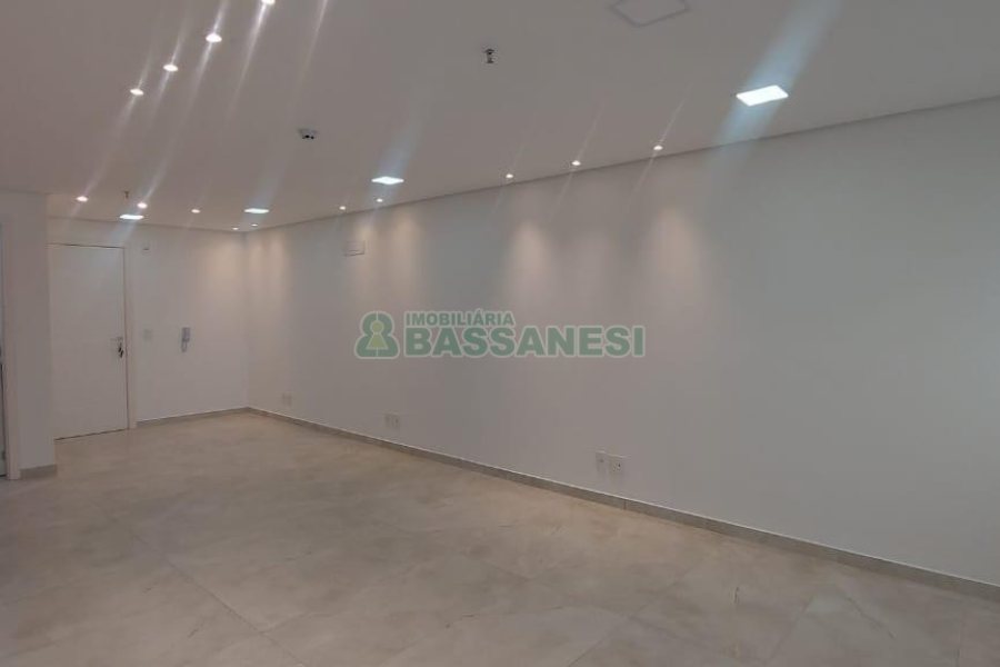 Sala com 37m², 2 vagas, no bairro Villagio Iguatemi em Caxias do Sul para Alugar