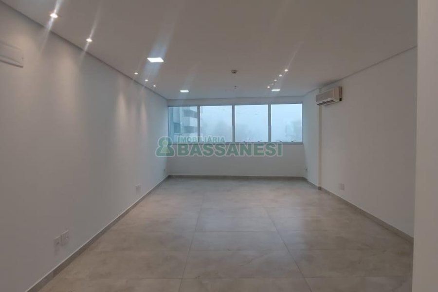 Sala com 37m², 2 vagas, no bairro Villagio Iguatemi em Caxias do Sul para Alugar