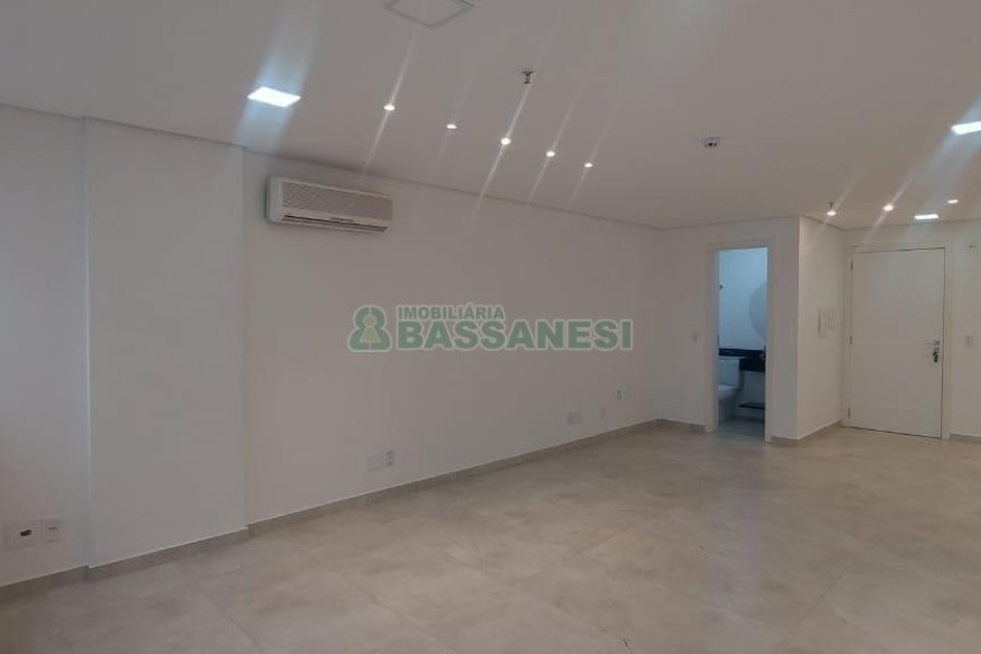 Sala com 37m², 2 vagas, no bairro Villagio Iguatemi em Caxias do Sul para Alugar