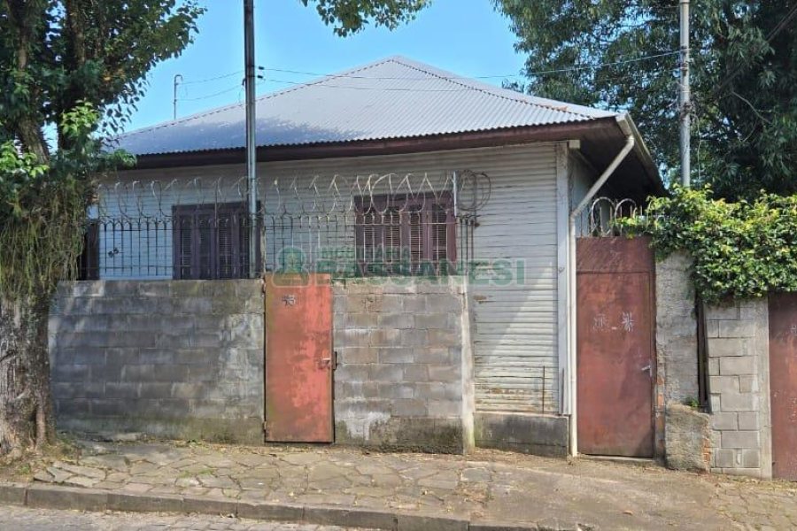 Casa, 2 dormitórios, no bairro Jardim América em Caxias do Sul para Comprar
