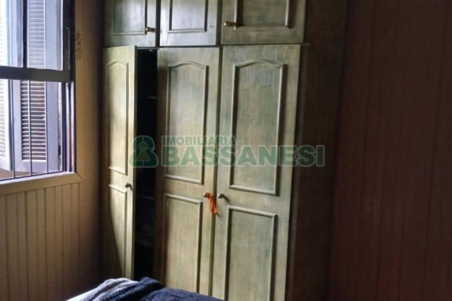 Casa, 2 dormitórios, no bairro Jardim América em Caxias do Sul para Comprar